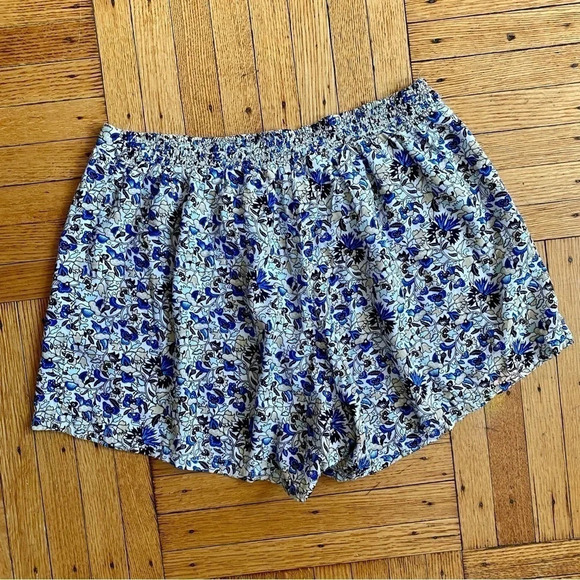 Valija Floral Print Elastic Waist Shorts - Picture 5 of 8